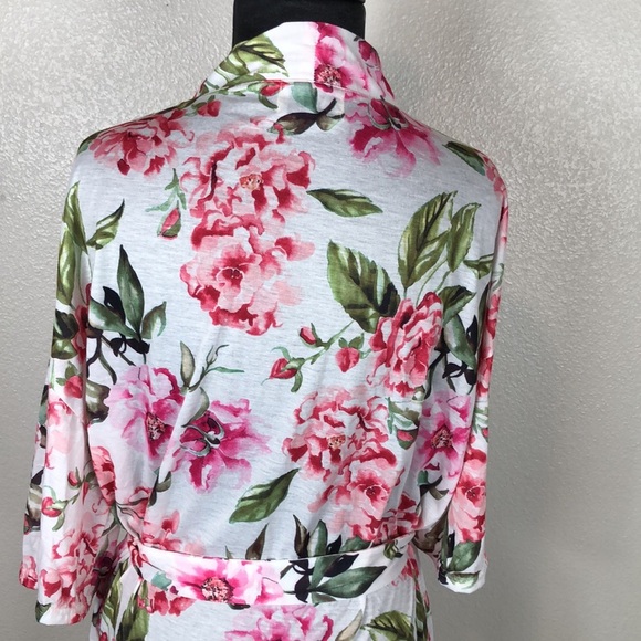 2/$30 Show Me Your Mumu Robe Floral Garden One Size Pink White & Green Floral - Picture 9 of 15